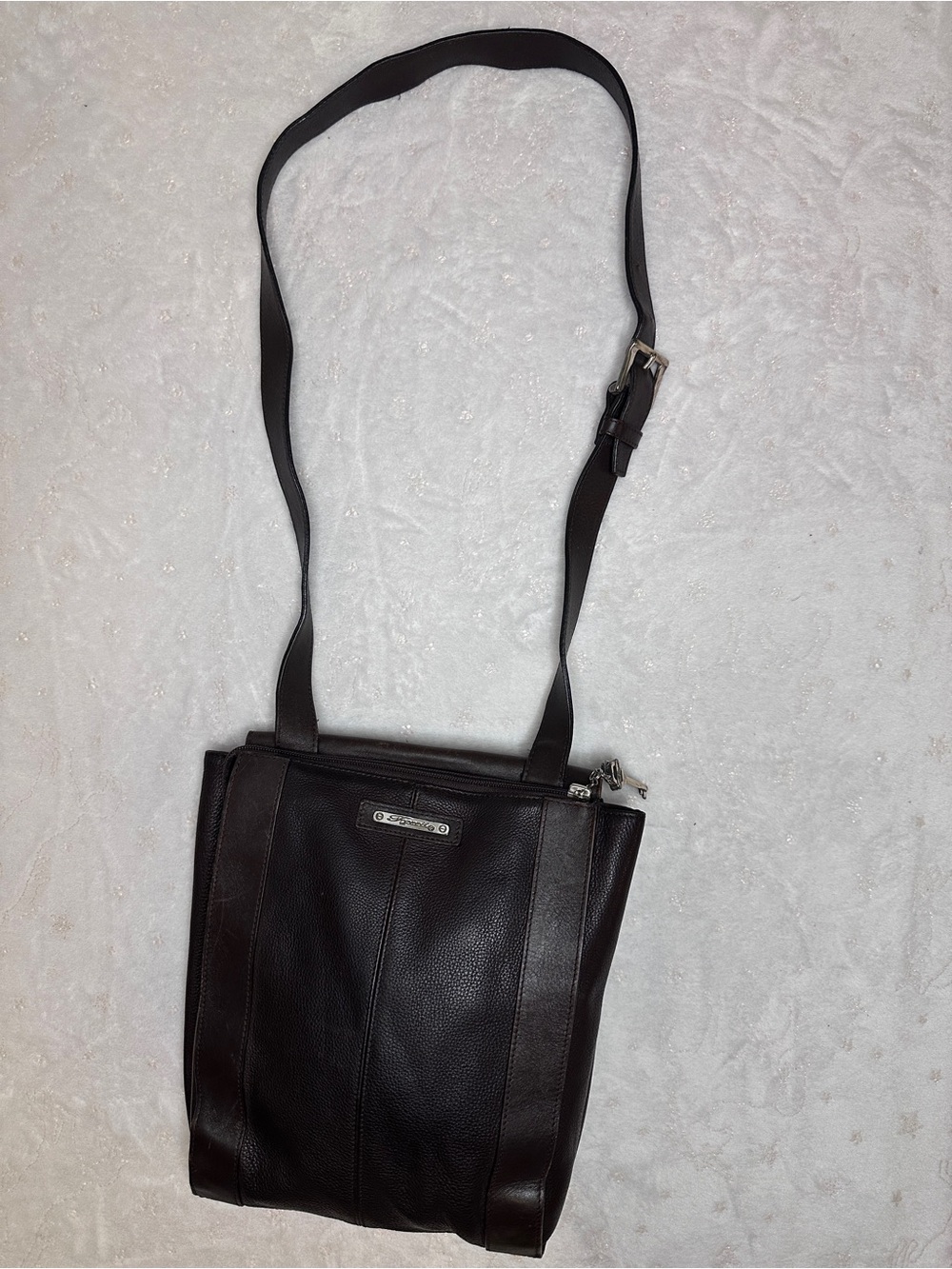 RARE Fossil SAMPLE BAG. Chocolate Brown Genuine Leather Vertical Crossbody Bag